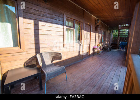 Maison de bois, véranda de Goudaouta, en Abkhazie Banque D'Images