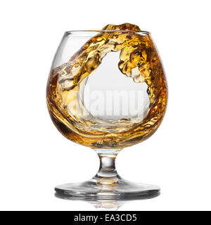 Touche de cognac en verre isolé Banque D'Images