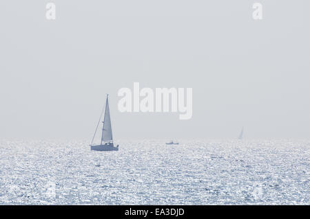 Bateau à voile sur la mer Baltique, Allemagne Banque D'Images