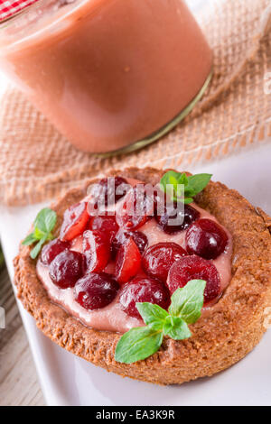 Tartelette rhubarbe avec canneberge Banque D'Images