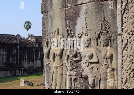 Apsaras, bas-relief dans la zone d'Angkor Banque D'Images