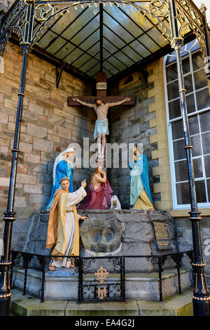 Stock Photo - Extérieur de l'église de saint Colomba Tour Long, terminé en 1909. Photo : George Sweeney/Alamy Banque D'Images