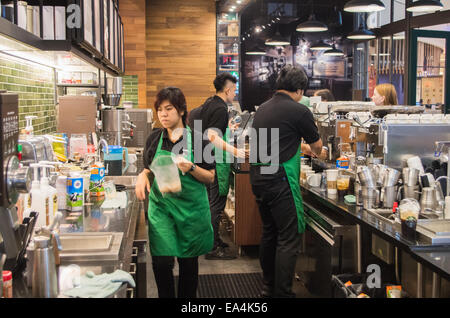 Scène de Starbucks à Bangkok, Thaïlande. Banque D'Images