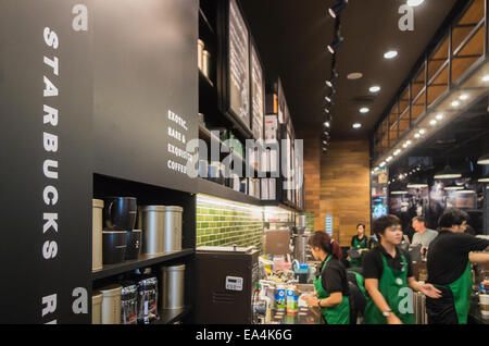 Scène de Starbucks à Bangkok, Thaïlande. Banque D'Images