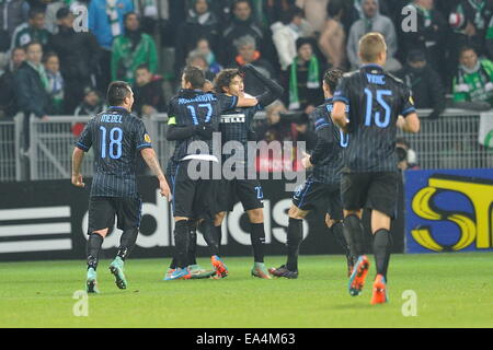 St Etienne, France. 08Th Nov, 2014. Ligue Europa phase de groupes. St Etienne contre l'Inter Milan. Célébration de but Dodo (inter milan) : Action de Crédit Plus Sport/Alamy Live News Banque D'Images