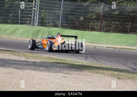 Imola, Italie - 11 octobre 2014 : Dallara F312 - Mercedes de kfzteile24 Mücke Motorsport, Équipe entraînée par Nissany Roy Banque D'Images