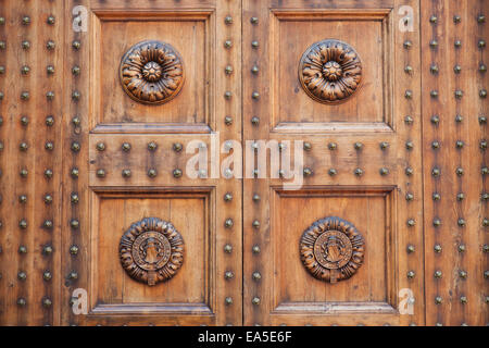 Porte du Palais Ducal, Gubbio, Ombrie, Italie Banque D'Images