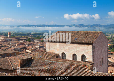 Vue sur Palais de la Podesta, Gubbio, Ombrie, Italie Banque D'Images