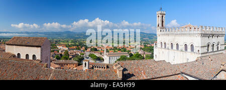 Vue sur Palais de la Podesta et Palais des Consuls, Gubbio, Ombrie, Italie Banque D'Images