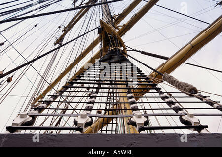 Tall Ship Kruzenshtern dans le port de Kiel Banque D'Images