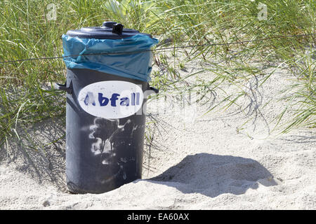 déchets sur la plage Banque D'Images