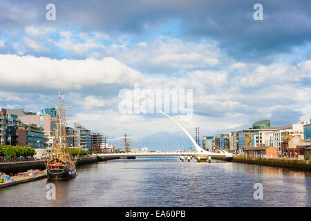 Samuel Beckett, pont sur la rivière Liffey à Dublin Banque D'Images