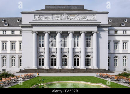 18e siècle Kurfürstliches Schloss ou palais électoral et jardins en Koblenz, Rhénanie-Palatinat, Allemagne Banque D'Images