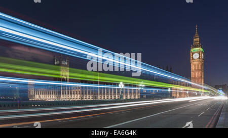 Royaume-uni, Angleterre, Londres, Big Ben et des chambres du Parlement dans la nuit