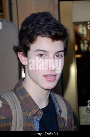 New York, USA. 07Th Nov, 2014. Shawn Mendes à Z-100 dehors et environ pour la célébrité Candids - FRI, , New York, NY Le 7 novembre 2014. Credit : Everett Collection Inc/Alamy Live News Banque D'Images