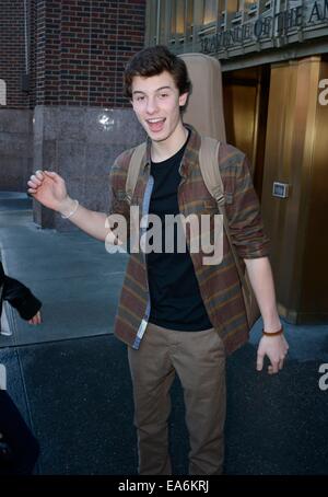 New York, USA. 07Th Nov, 2014. Shawn Mendes à Z-100 dehors et environ pour la célébrité Candids - FRI, , New York, NY Le 7 novembre 2014. Credit : Everett Collection Inc/Alamy Live News Banque D'Images