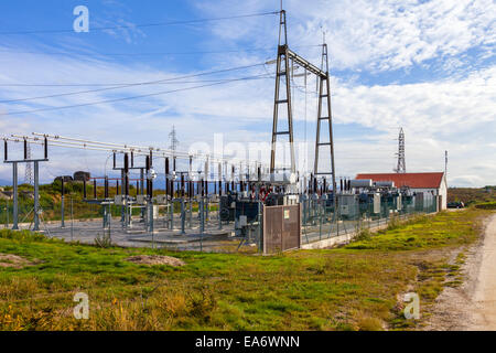 Sous-station de récupération pour une ferme éolienne. Connecté à l'énergie éolienne à turbine en Terras Altas de Fafe Portugal Banque D'Images