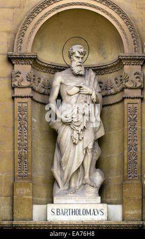 Malte, Mosta : Statue de Saint Barthélémy, l'un des douze apôtres, dans la niche de St Marie, connue sous le nom de Rotonde Mosta Mosta ou Dôme. Banque D'Images