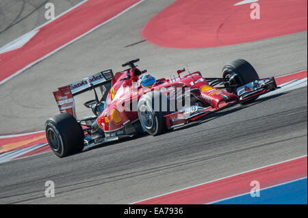 Fernando Alonso Ferrari vu de la conduite sur le circuit des Amériques au cours de la pratique de l'United States 2014 Grand Prix. Banque D'Images