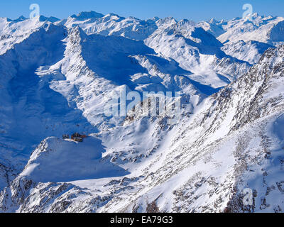 Station de ski à Stubai Tirol, Autriche. Hut dans les Alpes Banque D'Images