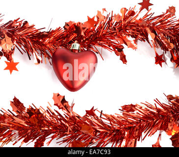 Coeur et gland rouge décorations de Noël isolated on white Banque D'Images