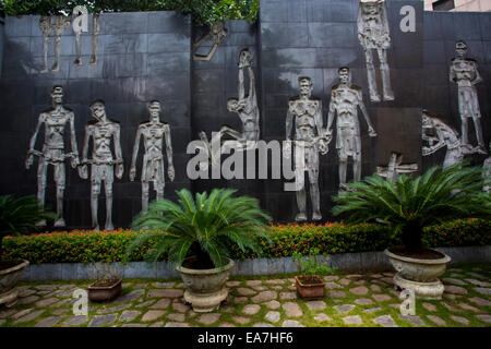 Peinture murale à la Prison Hỏa Lò aka Hanoi Hilton de Hanoi, Vietnam Banque D'Images