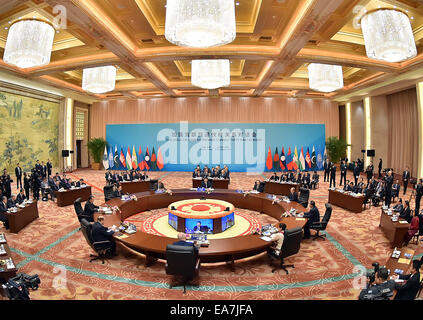 Beijing, Chine. Nov 8, 2014. Le président chinois Xi Jinping préside un dialogue sur le renforcement du partenariat de la connectivité à Beijing, capitale de la Chine, novembre8, 2014. Crédit : Li Tao/Xinhua/Alamy Live News Banque D'Images