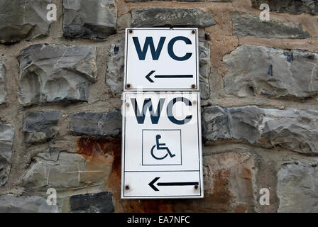 Les panneaux pour wc ou toilettes, au barrage de Möhne, mohnesee, Allemagne Banque D'Images