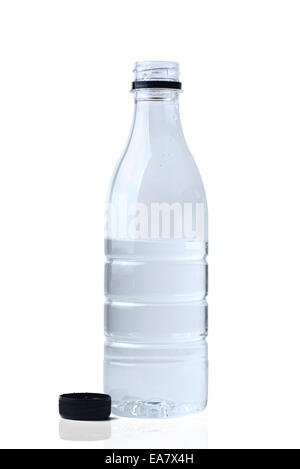 Bouteille de l'eau avec clipping path Banque D'Images