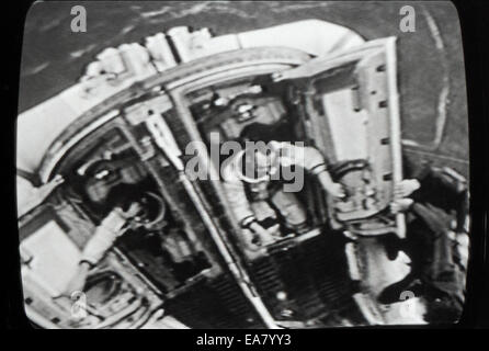 L'alunissage d'astronautes d'Apollo 11 20 juillet 1969 Photographié en temps réel sur le satellite télévision à Los Angeles, Californie KATHY DEWITT Banque D'Images