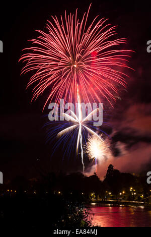 Feux D'Artifice À Inverness, Écosse, Royaume-Uni Banque D'Images