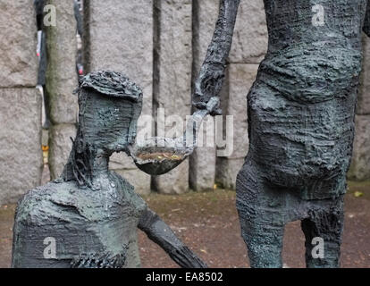 Sculpture de la famine par Edward Delaney. statues et sculptures à St Stephen's Green, dans le centre de Dublin Banque D'Images