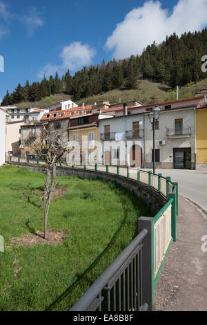 San Nicola Baronia (Avellino, Italie) - Une vue de la petite ville de l'Irpinia Banque D'Images