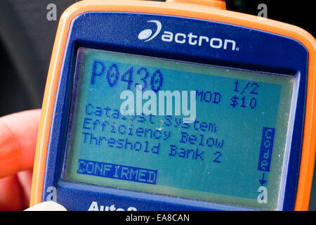 L'outil de diagnostic automobile OBD II - USA Banque D'Images