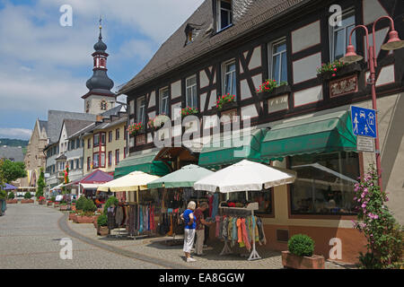 Vieux Centre-ville avec des magasins Rudesheim Allemagne Banque D'Images