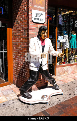 Statue d'Elvis à l'extérieur d'un bar sur Broadway dans Nashville TN Banque D'Images