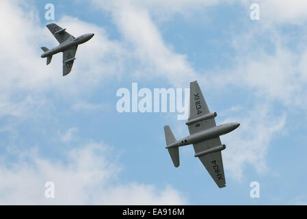 UK - Cosford, 8 juin 2014 : l'Escadron MidAir English Electric Canberra, XH134 et , en affichant à la DAR Cosfor Banque D'Images