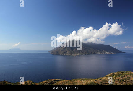 Vu de l'île de Salina dans l'archipel des Eoliennes Lipari Banque D'Images