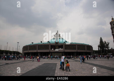 Nouvelle Basilique de Notre Dame de Guadalupe, Mexico,Mexique Banque D'Images