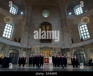 La 7e session de la 11ème Synode de l'Église protestante allemande s'ouvre avec un service de l'église de Dresde, Allemagne, 9 novembre 2014. Le service de l'église également commémoré le 25ème anniversaire de la chute du Mur de Berlin. Photo : Arno Burgi/dpa Banque D'Images