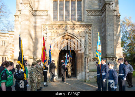 Souvenir dimanche, Kettering, Northamptonshire. rendre hommage à tous ceux qui ont baissé dans les grandes guerres. Banque D'Images