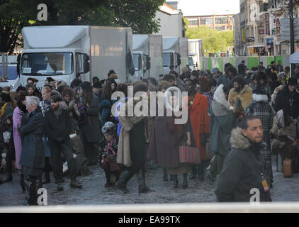 Sur l'action 'Hunger Games : Clarak - Partie 2 cinéma à Paris avec : Atmosphère Où : Paris, France Quand : 07 mai 2014 Banque D'Images