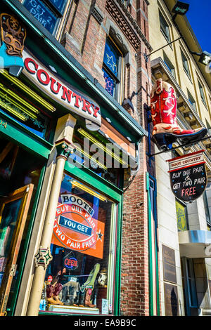 Démarrage de la résine au-dessus de la porte de l'entrée de la Botte Country Store sur Broadway inférieur au centre-ville de Nashville, TN Banque D'Images