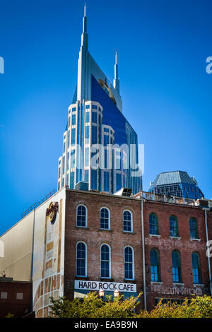 Le monument AT&T building à Nashville, alias le "Batman" est le plus haut bâtiment de New York et surplombe le centre-ville historique Banque D'Images