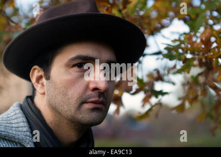 Copenhague, Danemark, 9 novembre 2014 : journaliste et documentariste exilé iranien Ahmad Jalali Farahani (38), représentée dans autumnlike Copenhague après la première de son nouveau film, "Nous sommes des journalistes au sujet de l'écrasement des régimes des mollahs en Iran journalisme libre de droits Photo crédit : OJPHOTOS/Alamy Live News Banque D'Images