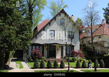 Néo-Tudor House, jardins de Forest Hills, Queens, New York Banque D'Images