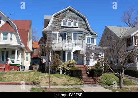 Dutch Colonial Revival House, Richmond Hill, Queens, New York Banque D'Images