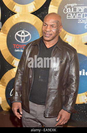 Boxeur professionnel Mike Tyson assiste à la 2014 Soul Train Music Awards à l'Orleans Arena de Las Vegas Banque D'Images