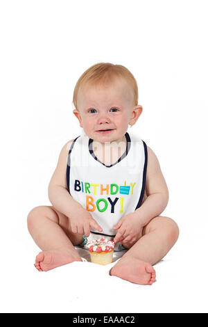 Cute Little Boy anniversaire isoalted sur fond blanc Banque D'Images