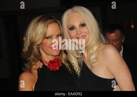 Hollywood, Californie, USA. 10 Nov, 2014. J15714CHW.Donna Spangler Anniversaire.La maison Salon, Studio City, CA.11/09/2014.BARBARA MOORE ET DONNA SPANGLER.©Clinton H. Wallace/Photomundo/ Photos inc © Clinton Wallace/Globe Photos/ZUMA/Alamy Fil Live News Banque D'Images